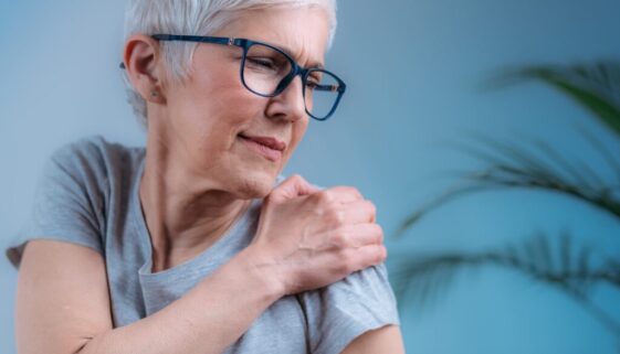 frozen-shoulder-senior-woman-holding-cold-compres-2024-10-18-08-32-27-utc-2